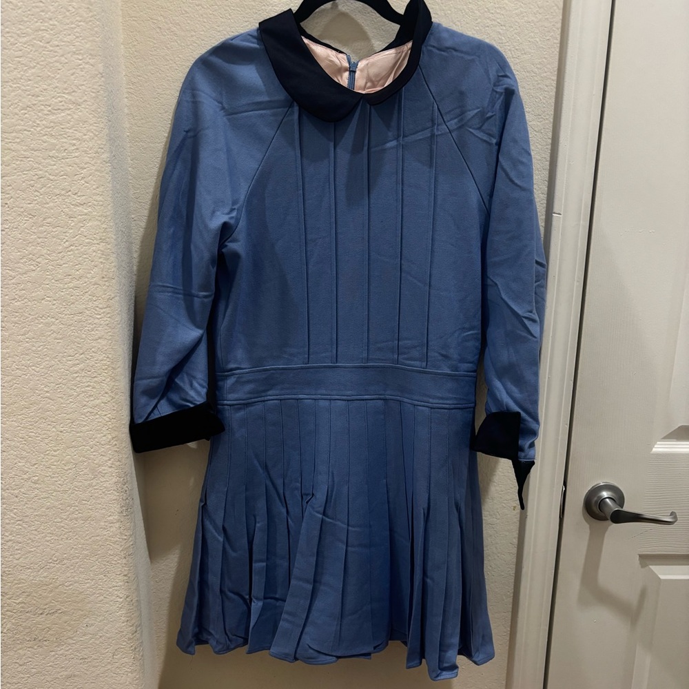 LE COLLE DE FEMMES Blue Pleated Dress with Black Collar